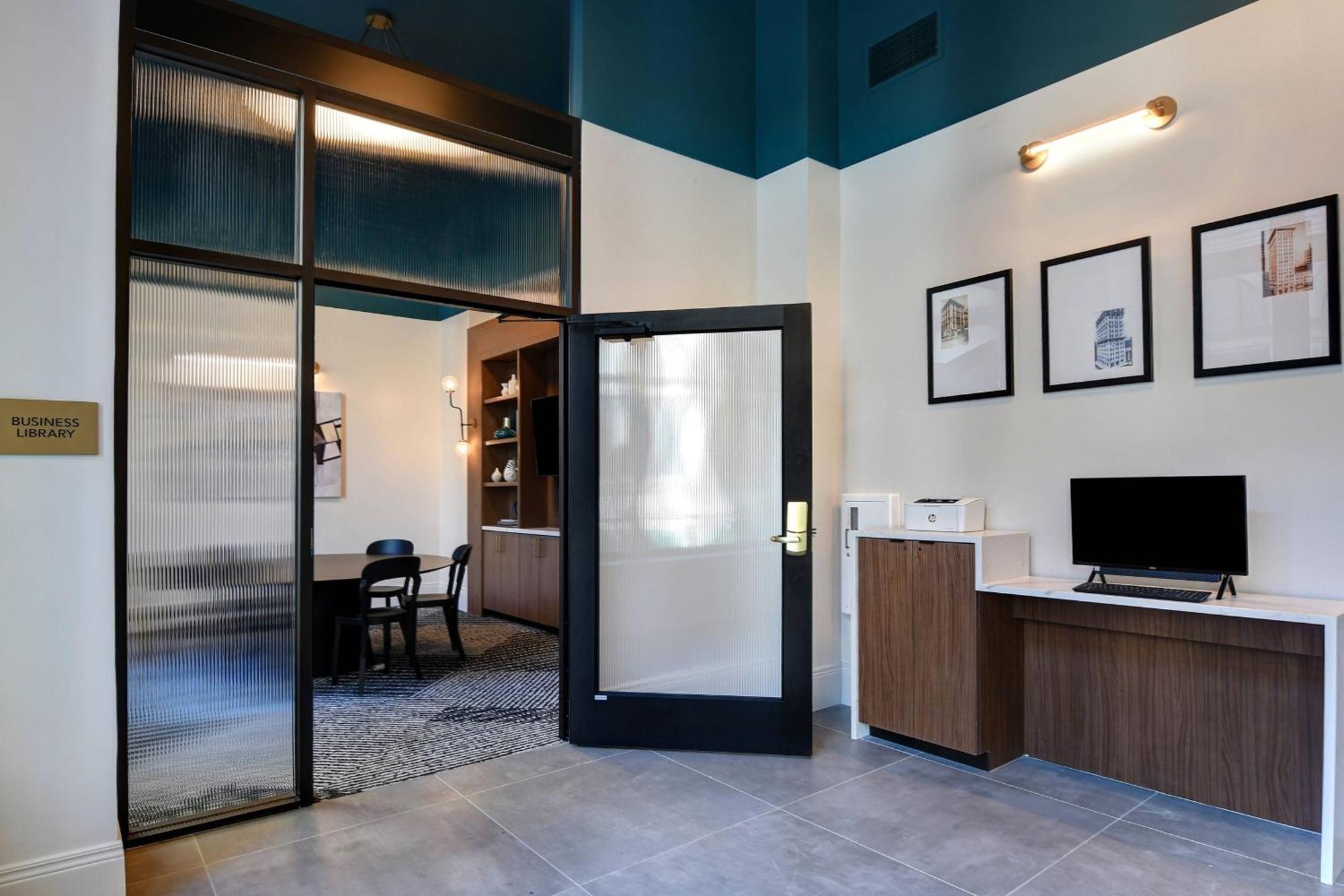 Courtyard By Marriott Cincinnati Downtown Zewnętrze zdjęcie